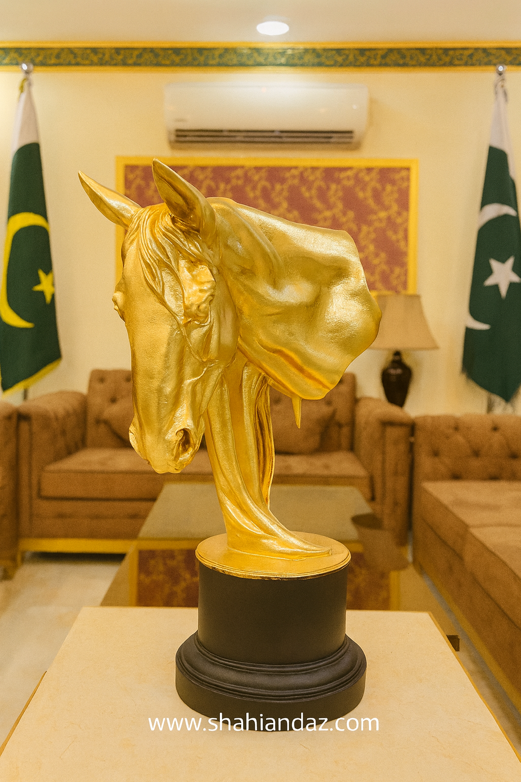 Elegant Black Horse Head Sculpture – Modern Resin Art Ameer & Sons